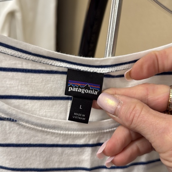 Patagonia White and Blue Stripe Cuffed Quarter Sleeve Tee Size Large - Picture 6 of 11